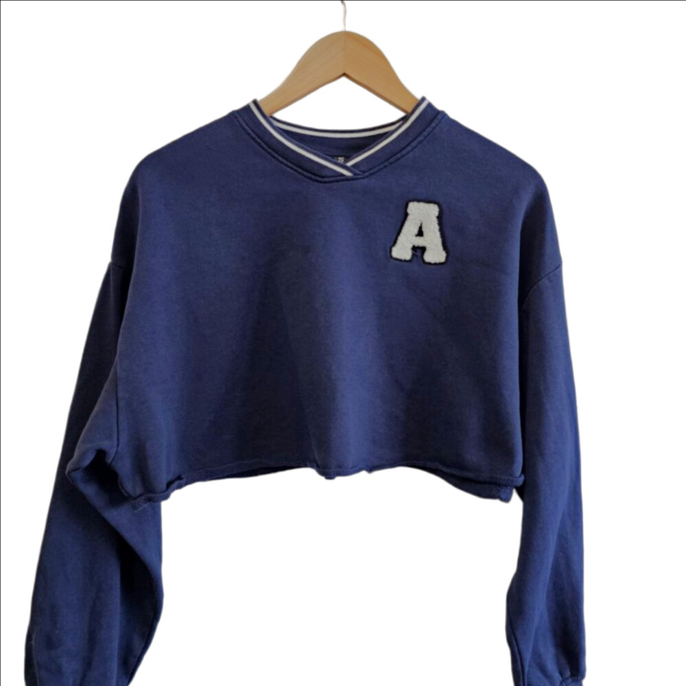 Cropped H&M Sweatshirt - Picture 2 of 8